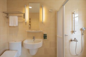 Ducha, artículos de higiene personal gratuitos y secador de pelo