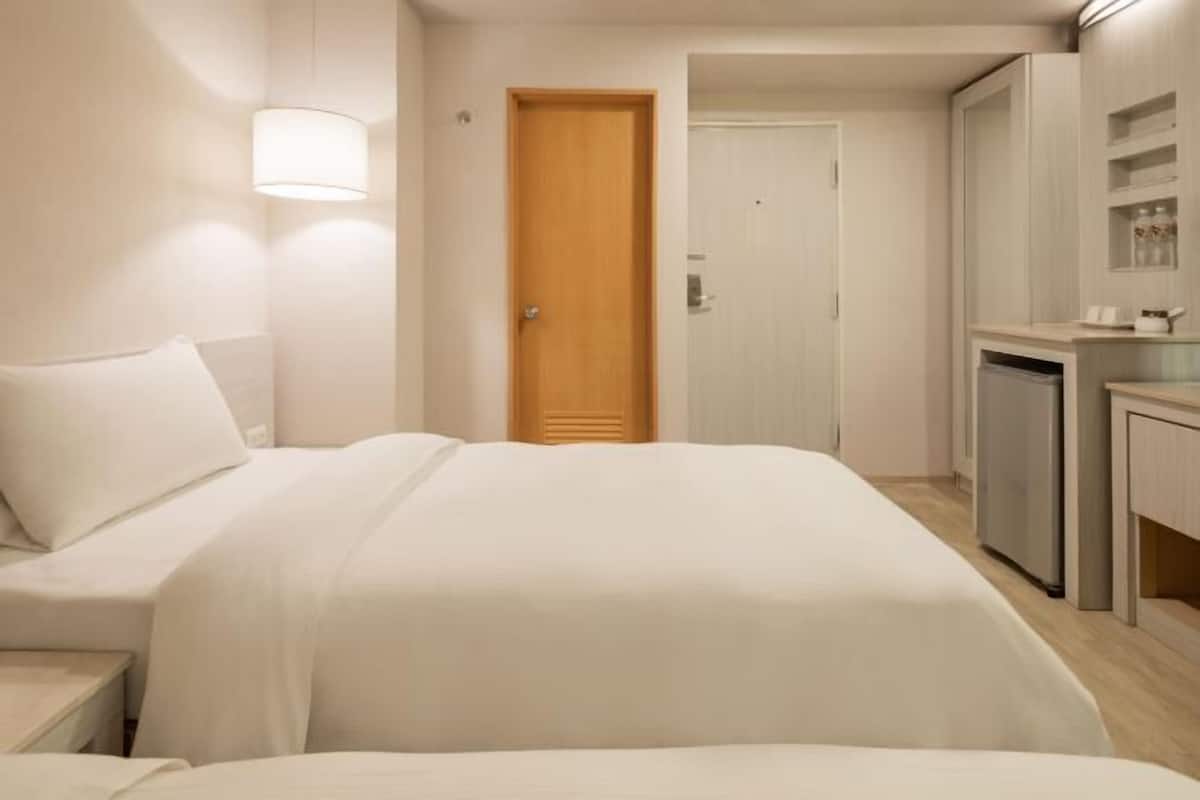 Desk, blackout curtains, soundproofing, free WiFi