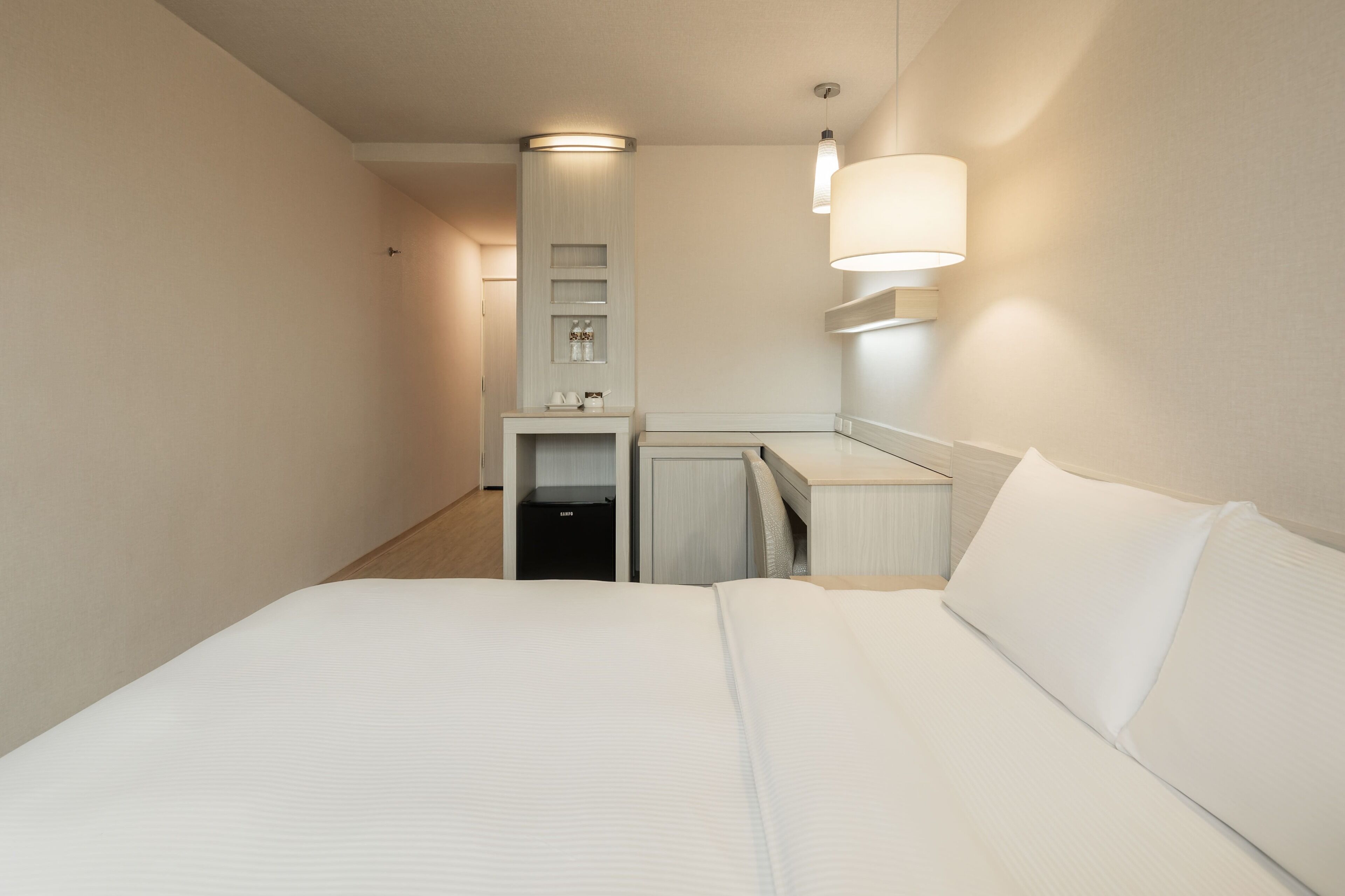 elite double room | living area | 37-inch led tv with cable channels, tv, dvd player