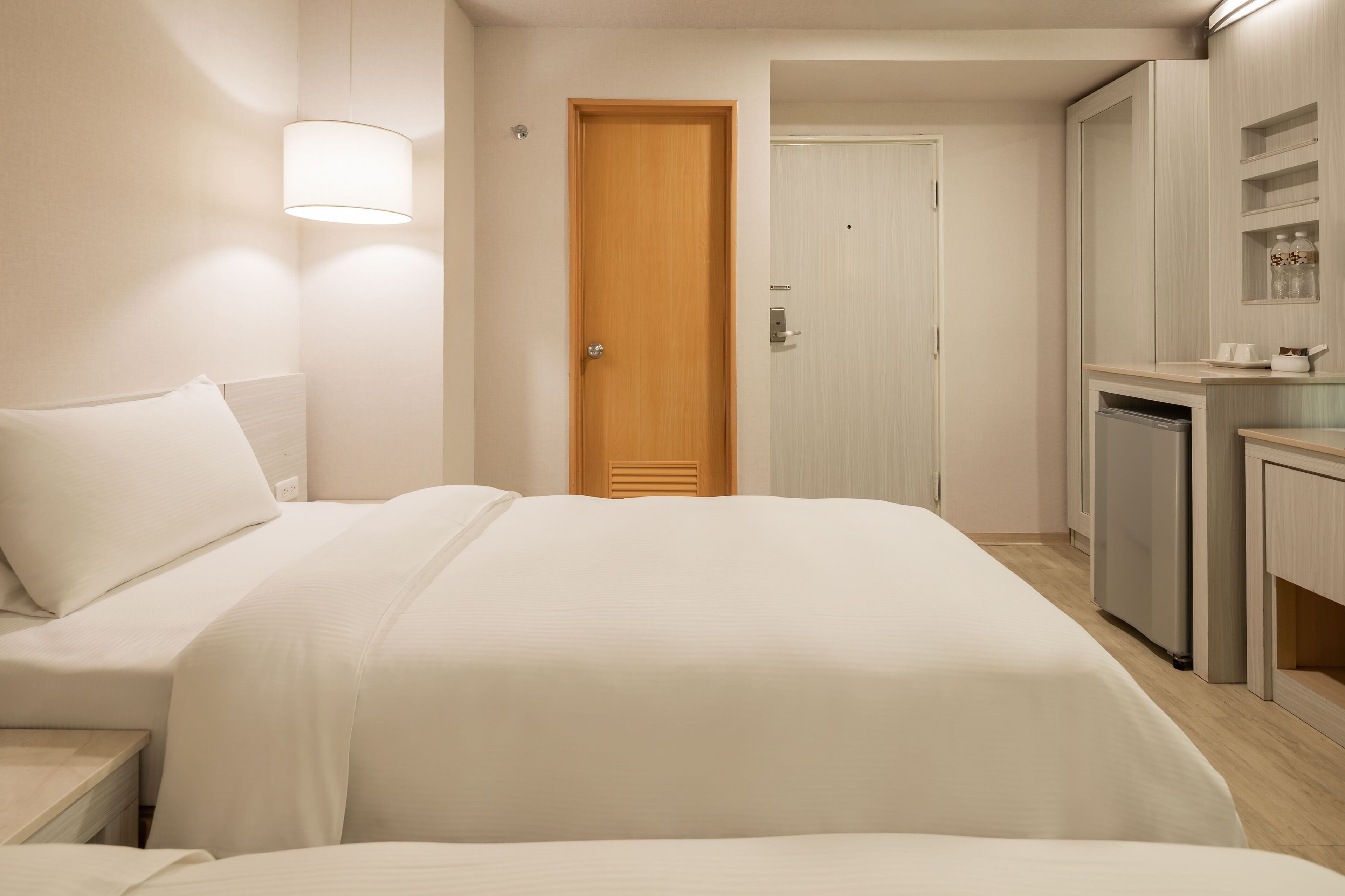 business twin room, 2 single beds | desk, blackout curtains, soundproofing, free wifi