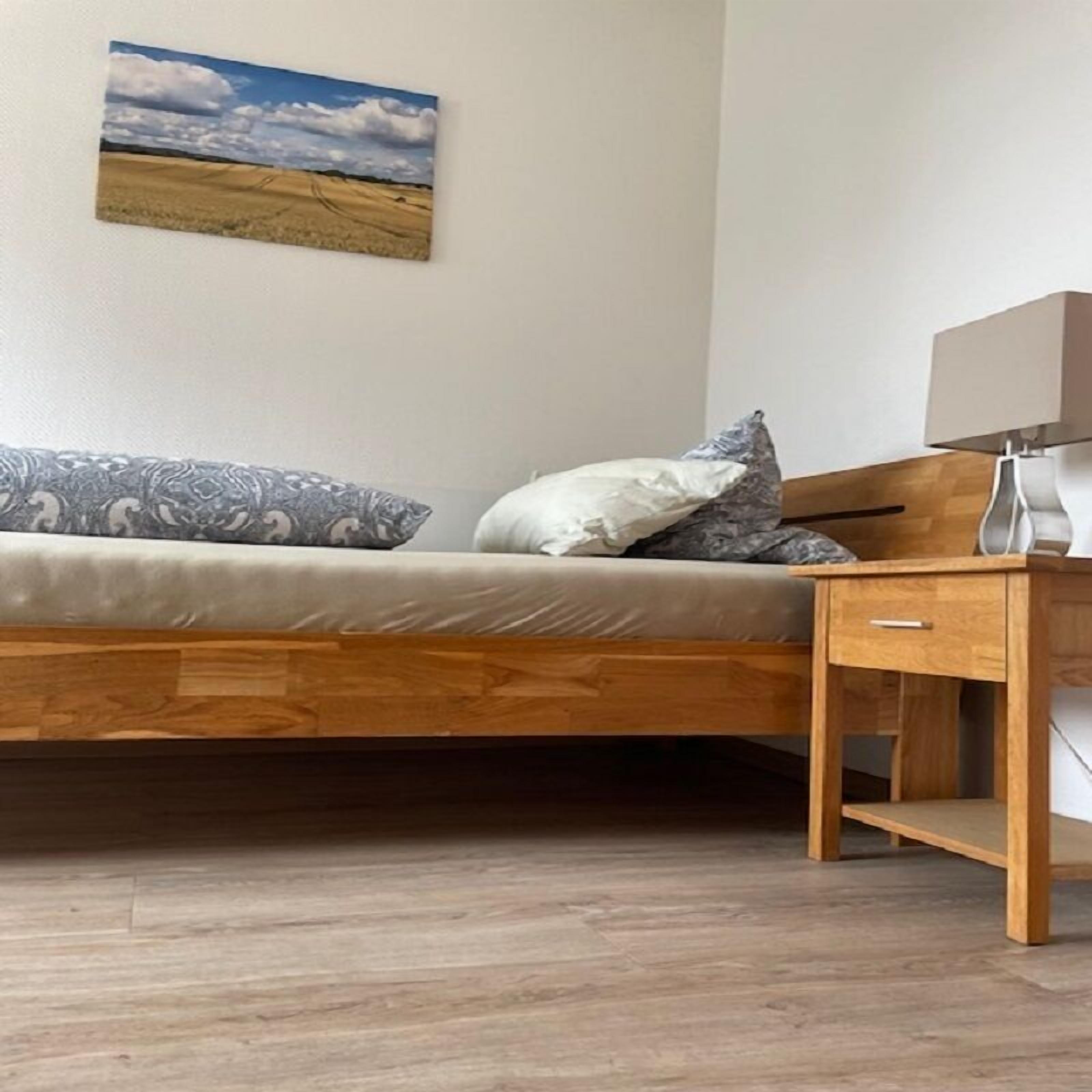 Habitación individual | Ropa de cama de alta calidad y escritorio