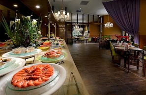 Free daily full breakfast