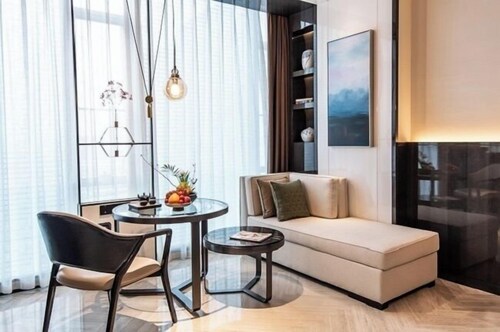 Rainbird International Hotel