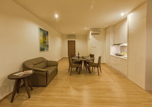 En 32-tommers LCD-TV med Parabol-TV samt TV