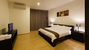 Individually furnished, desk, laptop workspace, blackout curtains - Luxfort 118 Service Suites (George Town)