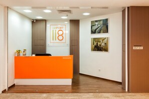 Reception - Luxfort 118 Service Suites (George Town)