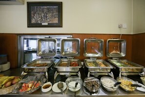 Daily continental breakfast (NPR 550 per person)