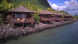 Waterfront Villa | Select Comfort beds, in-room safe, desk, blackout drapes - Aga Reef Resort (Lalomanu)