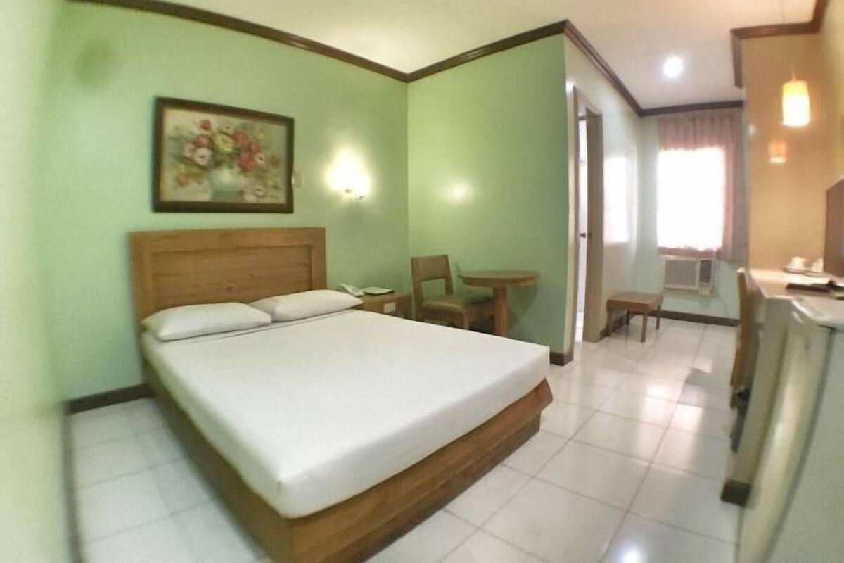 In-room safe, desk, free WiFi, bed sheets