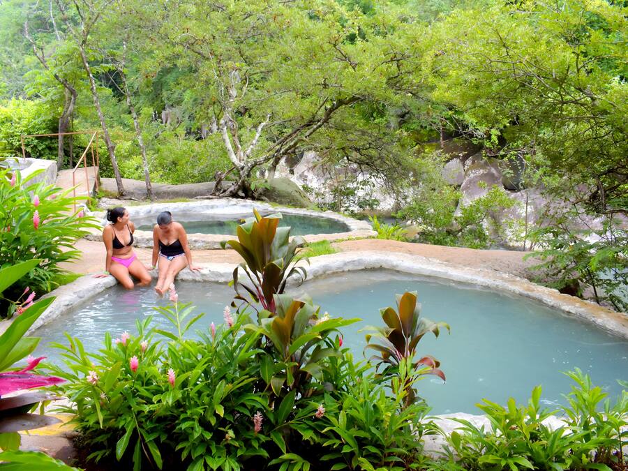 Tratamentos corporais, banhos de lama, aromaterapia, tratamentos faciais