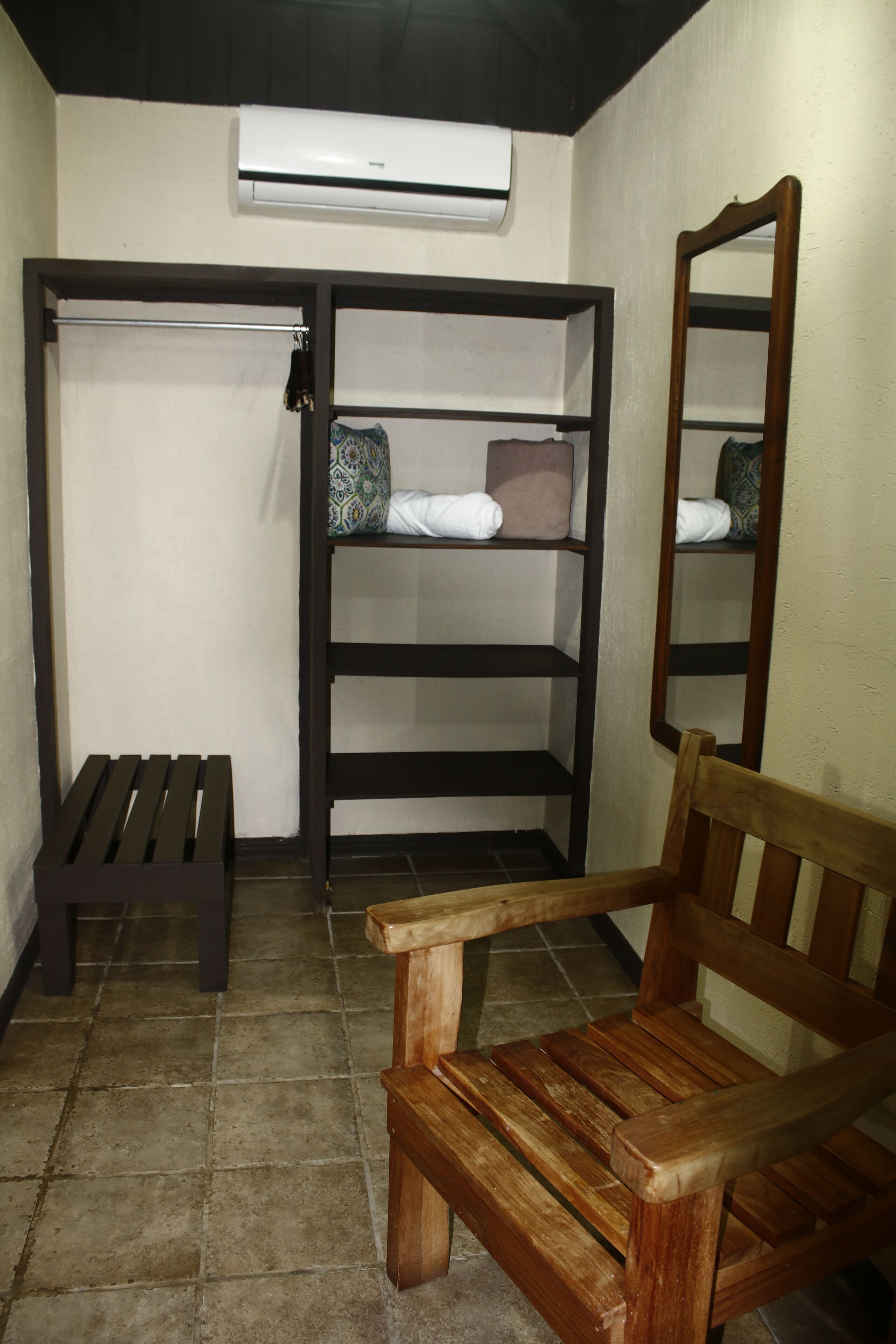 standard double room | down duvets, desk, free wifi, bed sheets