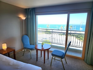 Deluxe Double Ocean (Max 2 people) (No pets allowed) | 1 bedroom, premium bedding, down comforters, in-room safe