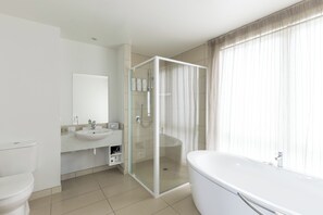 Apartment, 3 Schlafzimmer | Bügeleisen/Bügelbrett, Babybetten, kostenloses WLAN, Bettwäsche