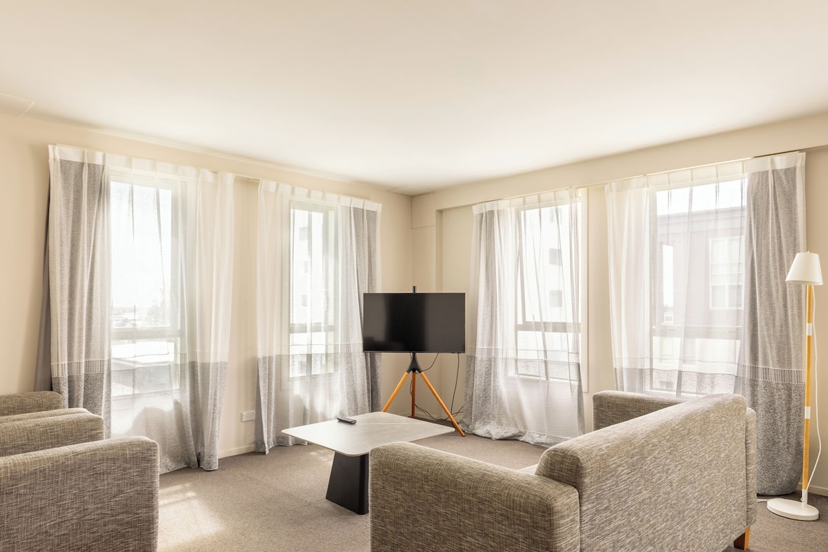 Apartment, 2 Bedrooms | Iron/ironing board, cribs/infant beds, free WiFi, bed sheets