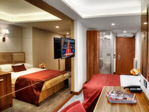 Economy-Zimmer, 1 Doppelbett | Minibar, Schreibtisch, schallisolierte Zimmer, kostenloses WLAN