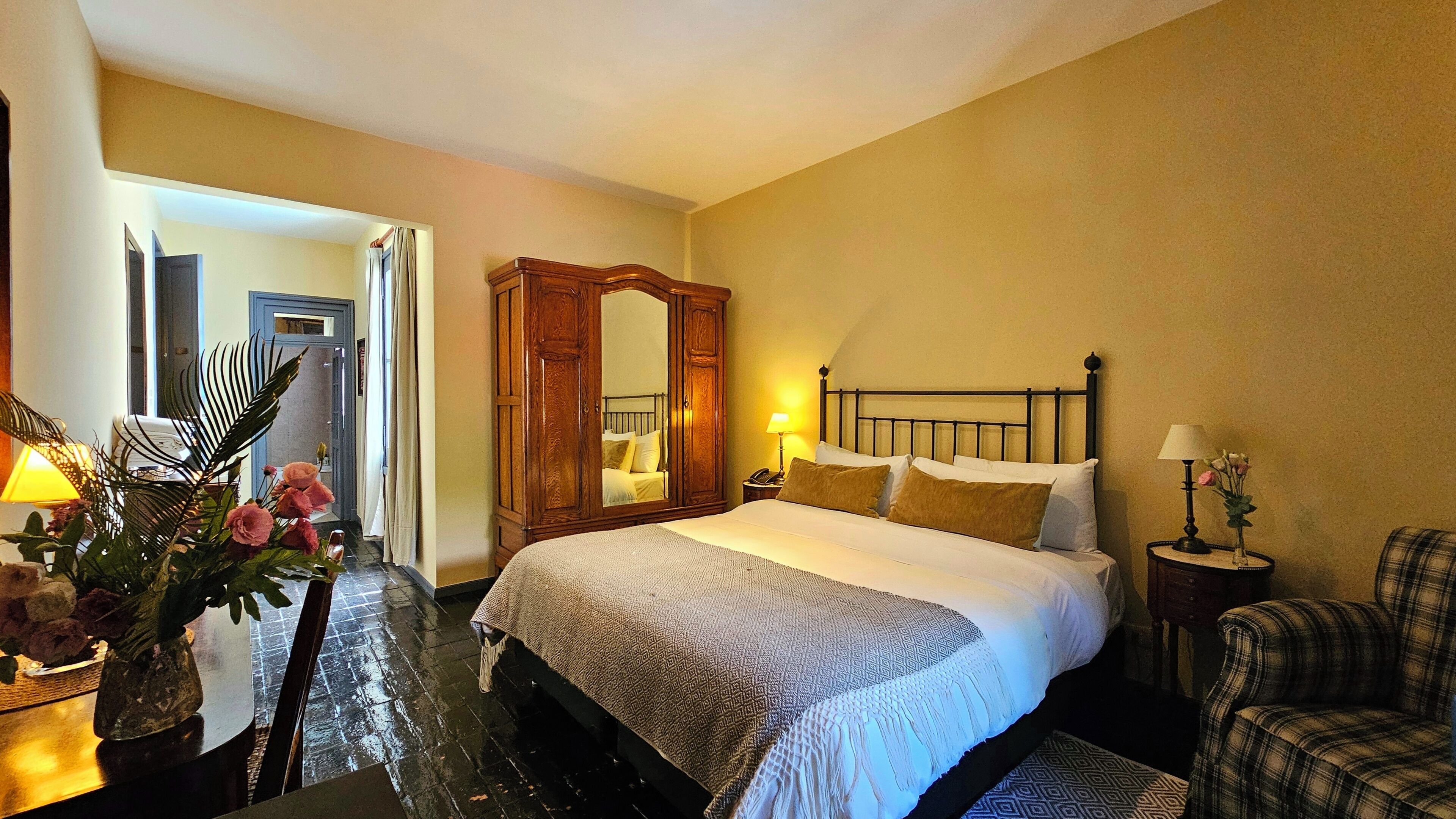 Superior Plus Casal - Sofia | Premium bedding, pillowtop beds, minibar, in-room safe