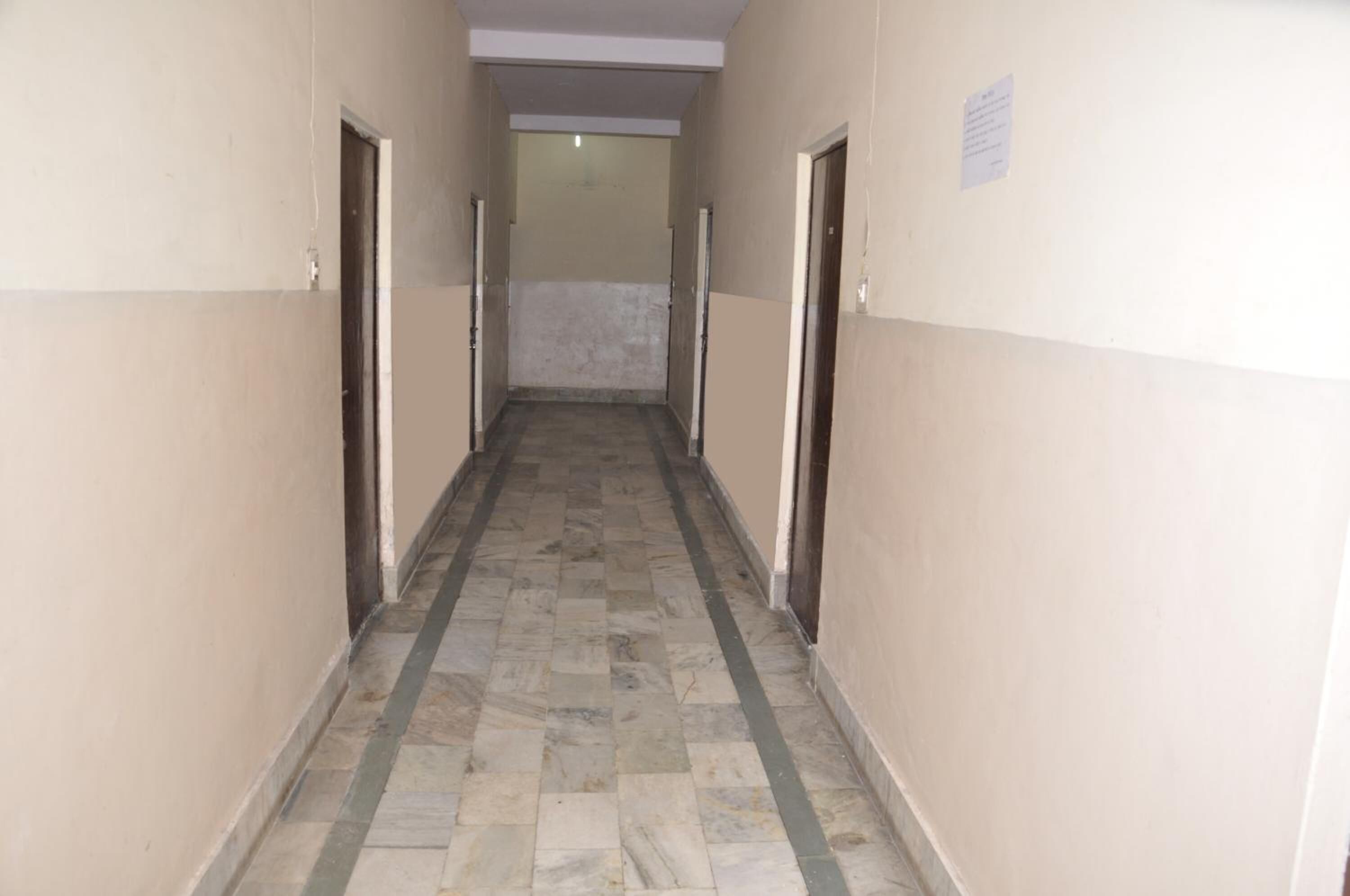 Photo - Goroomgo Viren Plaza Inn Agra - Idgah Bus Station 640m - Perfect Location with Comfortable Room