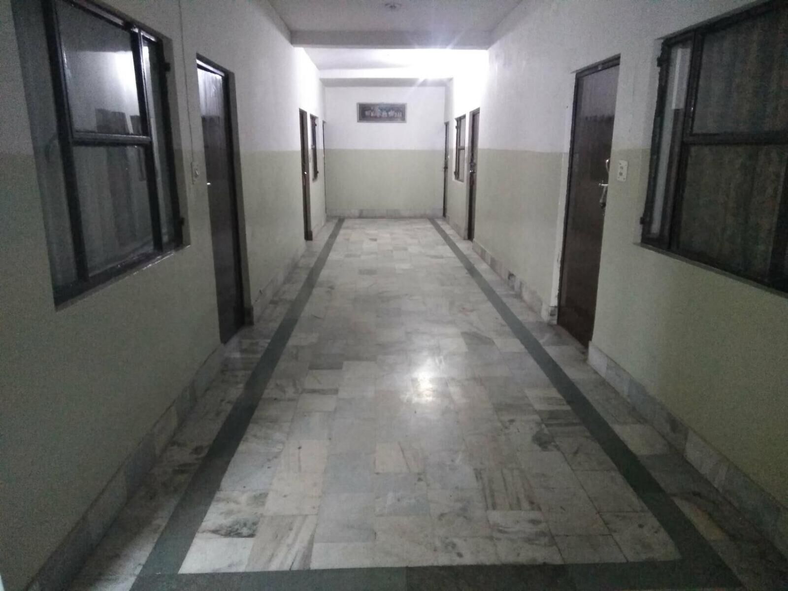 Photo - Goroomgo Viren Plaza Inn Agra - Idgah Bus Station 640m - Perfect Location with Comfortable Room