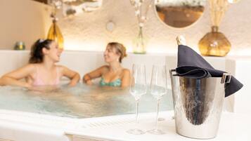 Perawatan tubuh, pijat dengan batu panas, dan pijat jaringan dalam