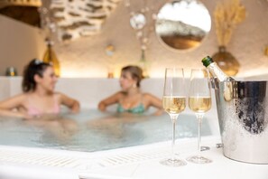 Soins corporels, massages aux pierres chaudes