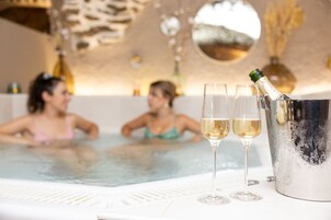 Tratamentos corporais, massagens com pedras quentes