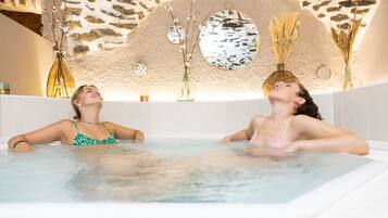 Perawatan tubuh, pijat dengan batu panas, dan pijat jaringan dalam