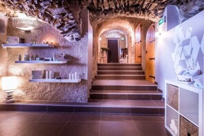 Soins corporels, massages aux pierres chaudes