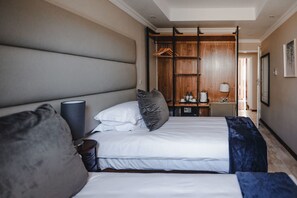 Chambre Standard avec lits jumeaux, 2 lits une place | Literie de qualité supérieure, matelas Select Comfort, minibar