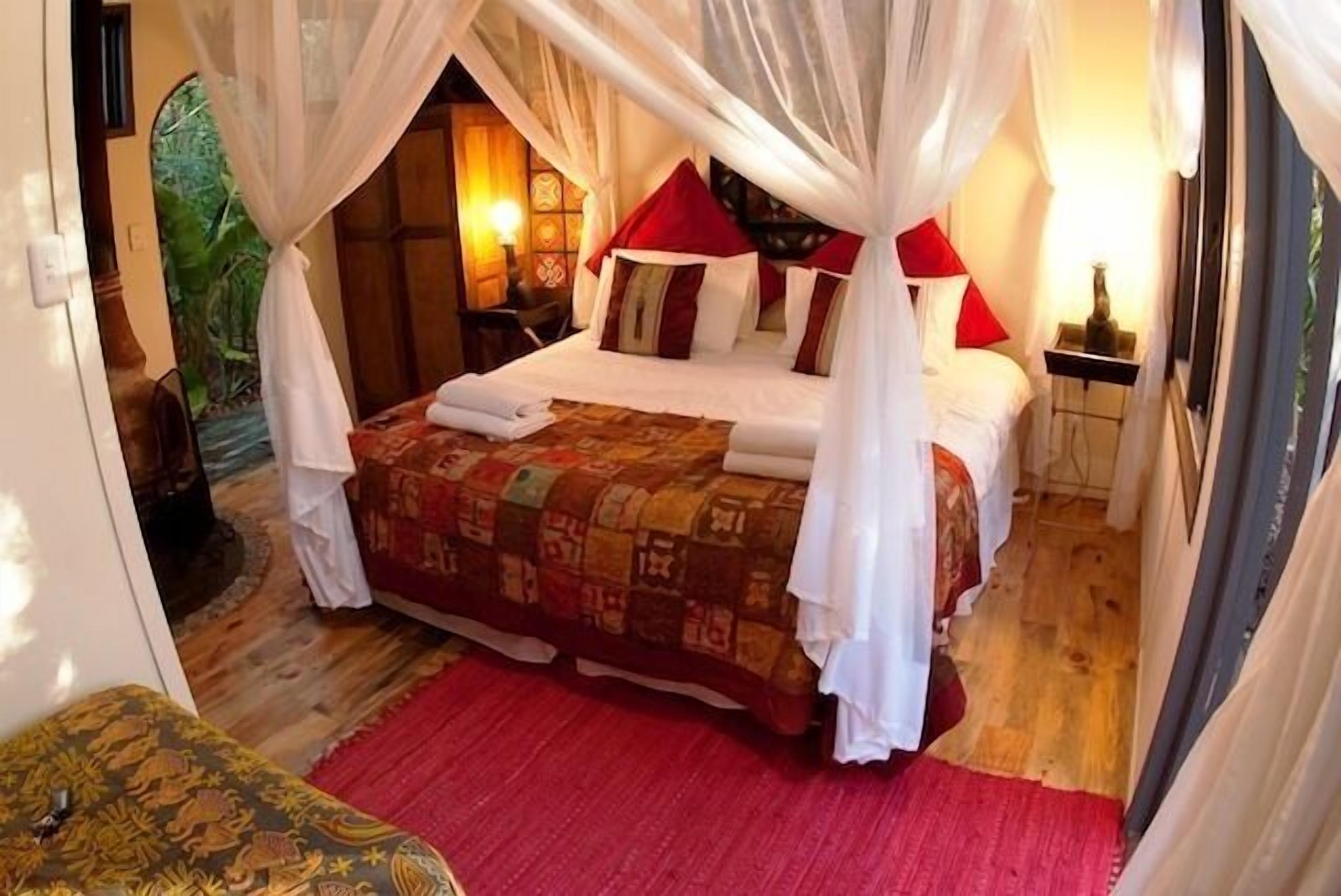 Premium bedding, in-room safe, individually decorated