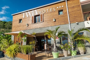 Front of property - TAMA Hôtel (Saint-Paul)