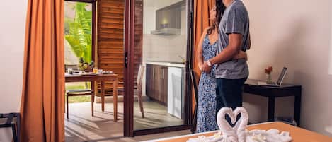 Superior Studio | In-room safe, desk, blackout drapes, soundproofing