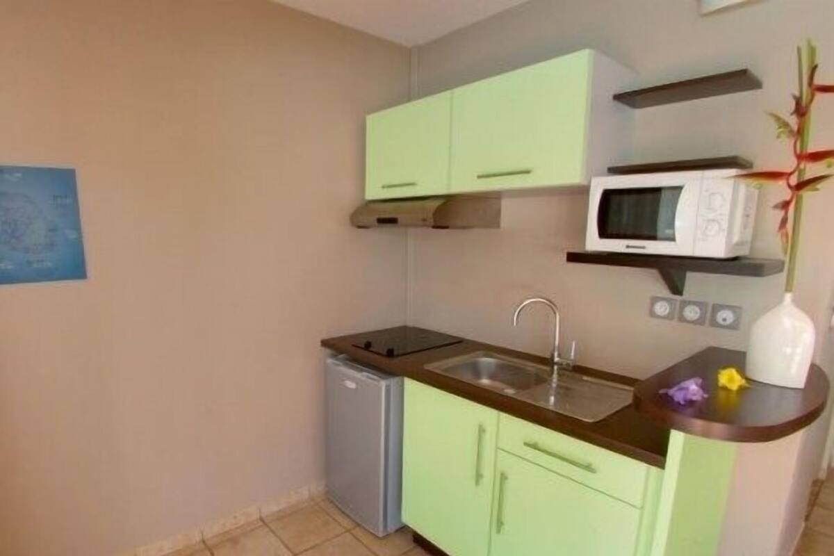 studio | private kitchenette | fridge, electric kettle