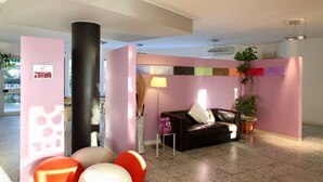 Lobby sitting area - Hotel Zeffiro (Sabaudia)