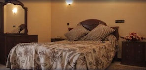 In-room safe, desk, rollaway beds, free WiFi