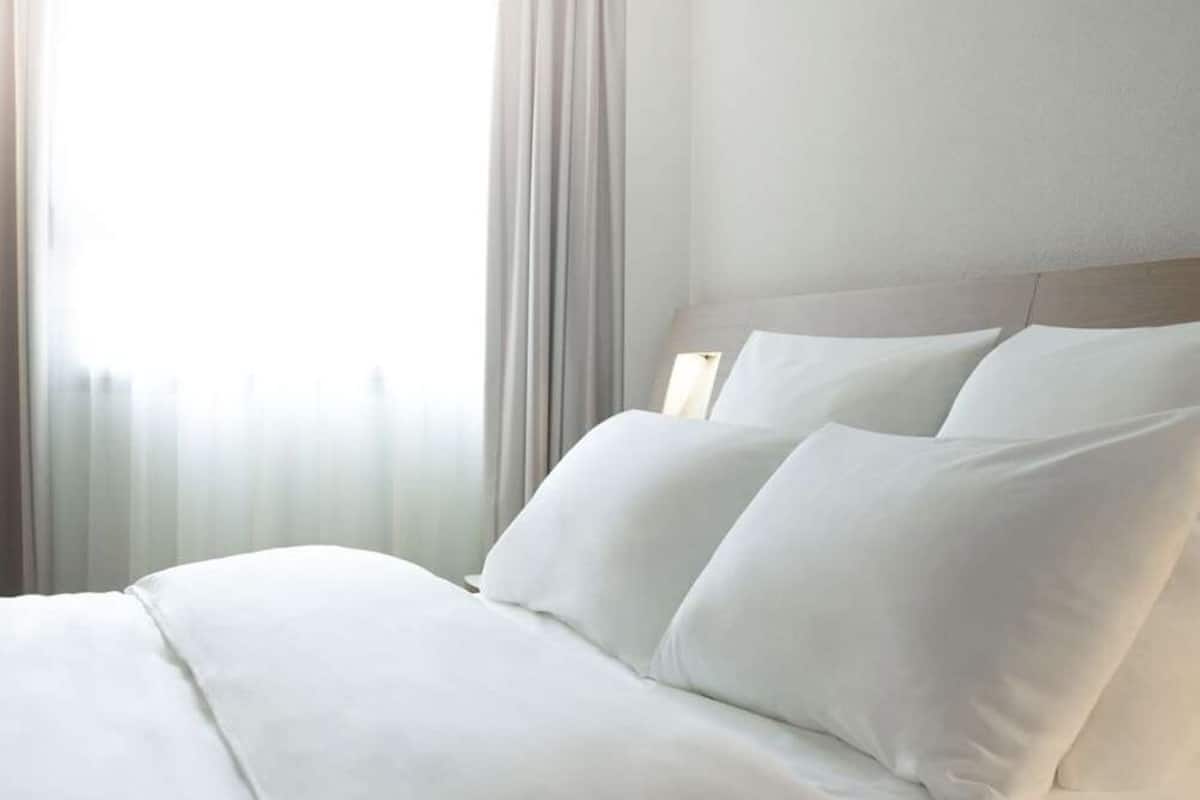 minibar, free wifi, bed sheets