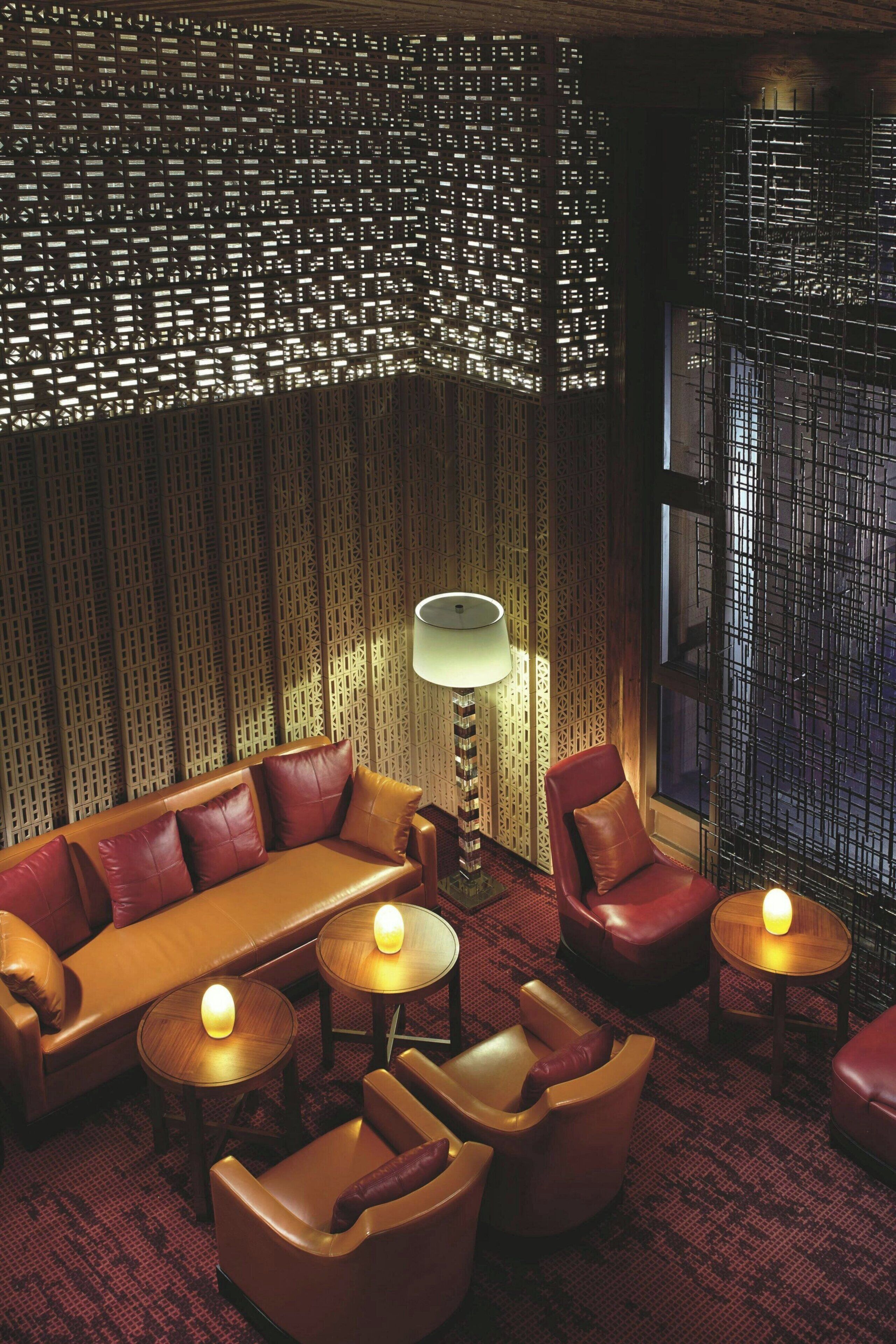 4 restaurants, breakfast, lunch, dinner served; international cuisine