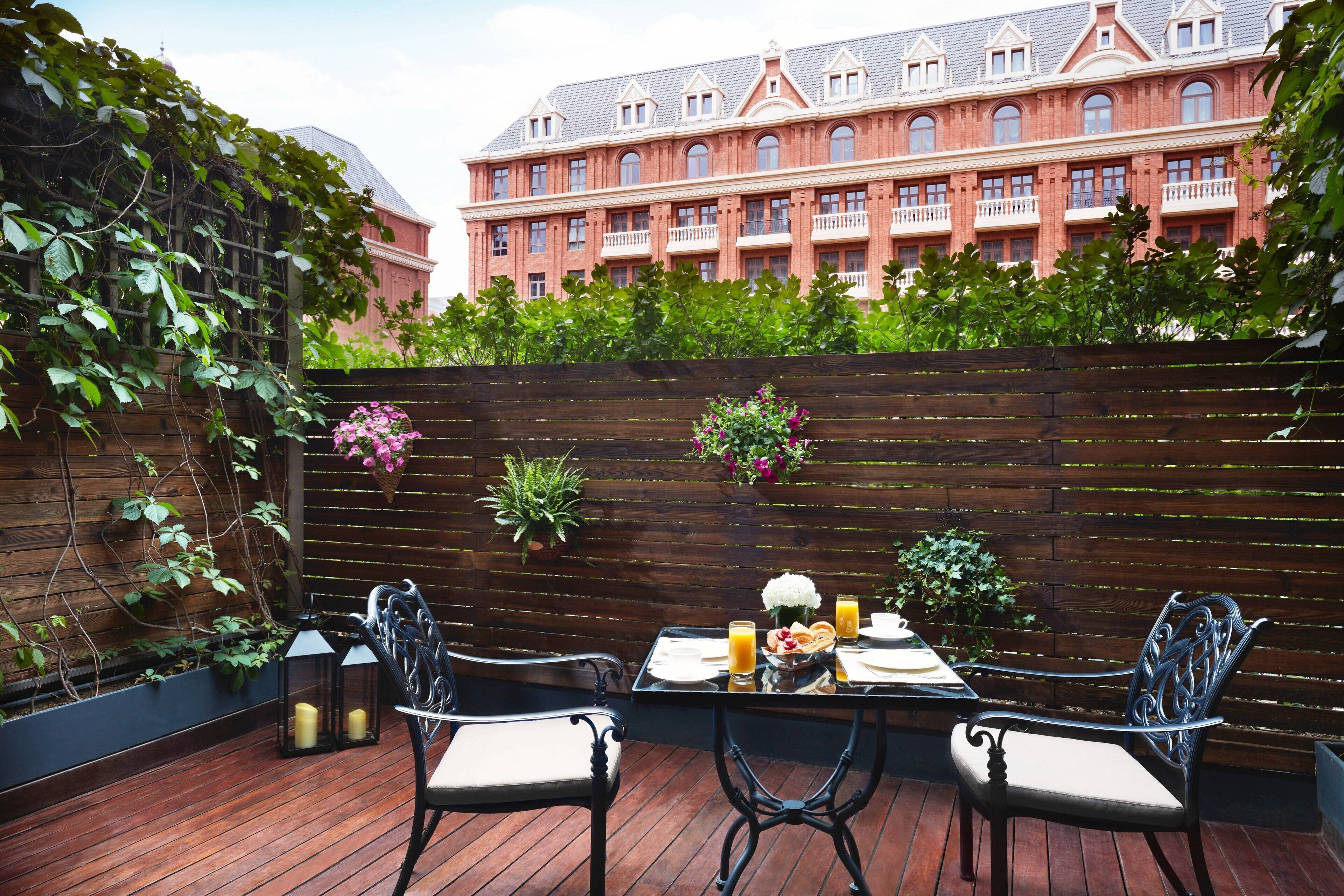 1 bedroom, egyptian cotton sheets, premium bedding, down duvets