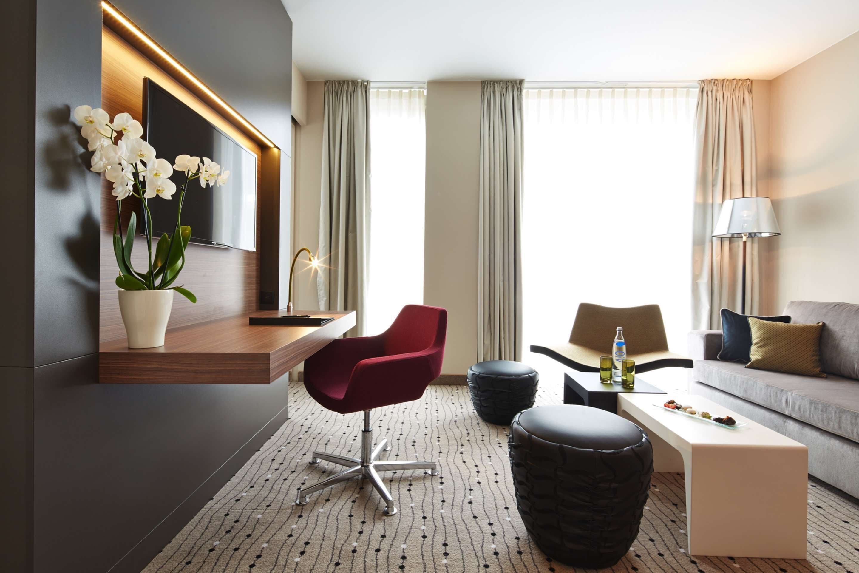 Suite | Hochwertige Bettwaren, Daunenbettdecken, Pillowtop-Betten, Zimmersafe