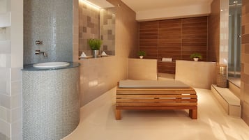 Sauna, steam room, 3 treatment rooms, massages