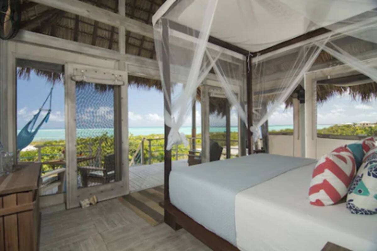 In-room safe, free WiFi, bed sheets