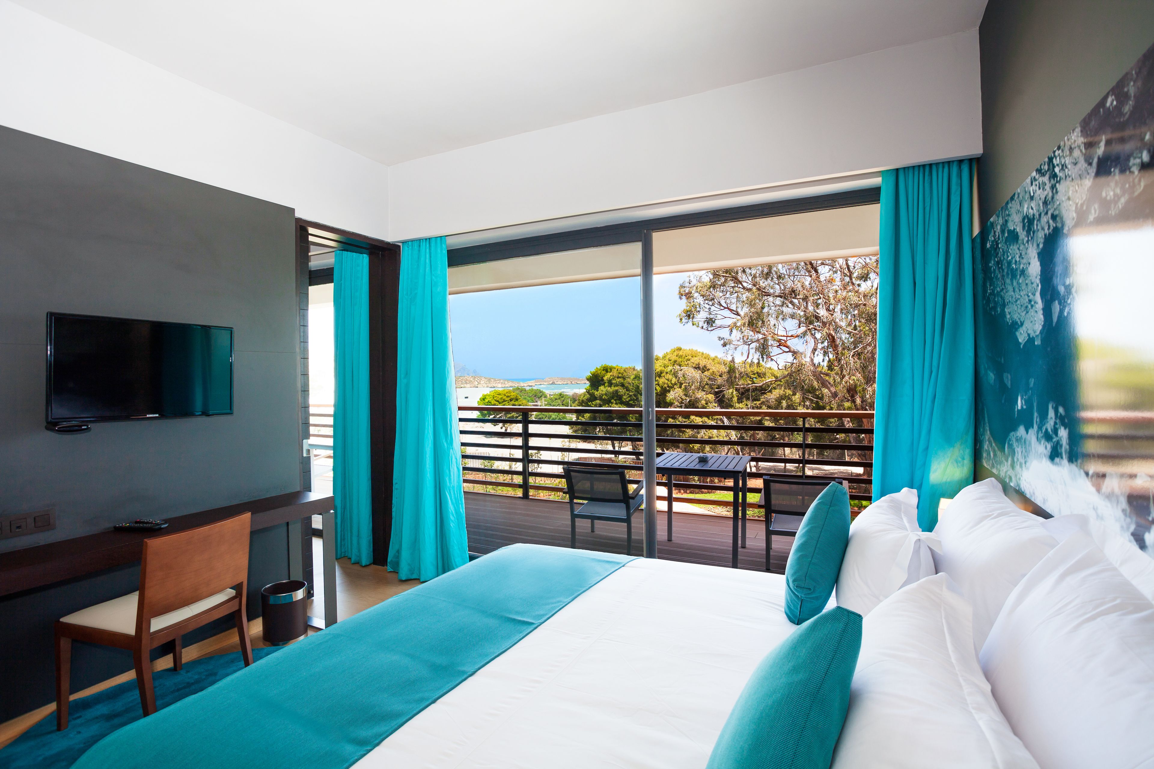 1 bedroom, premium bedding, minibar, in-room safe