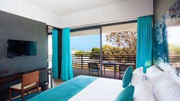 1 bedroom, premium bedding, minibar, in-room safe