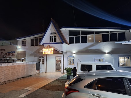 Fachada da propriedade