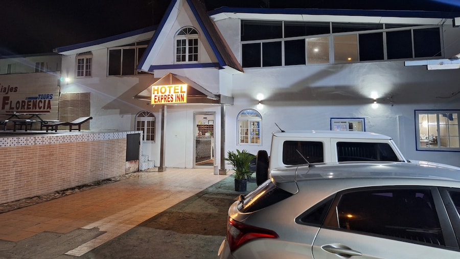 Express Inn Panama International Airport Hostel
