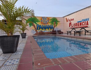 Outdoor pool - Express Inn Panama International Airport Hostel (Tocumen)