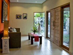 Villa, 2 Bedrooms, Private Pool | 2 bedrooms, free minibar items, desk, free WiFi - Casa Nuri (Jimbaran)
