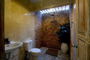 Bathroom - Casa Nuri (Jimbaran)
