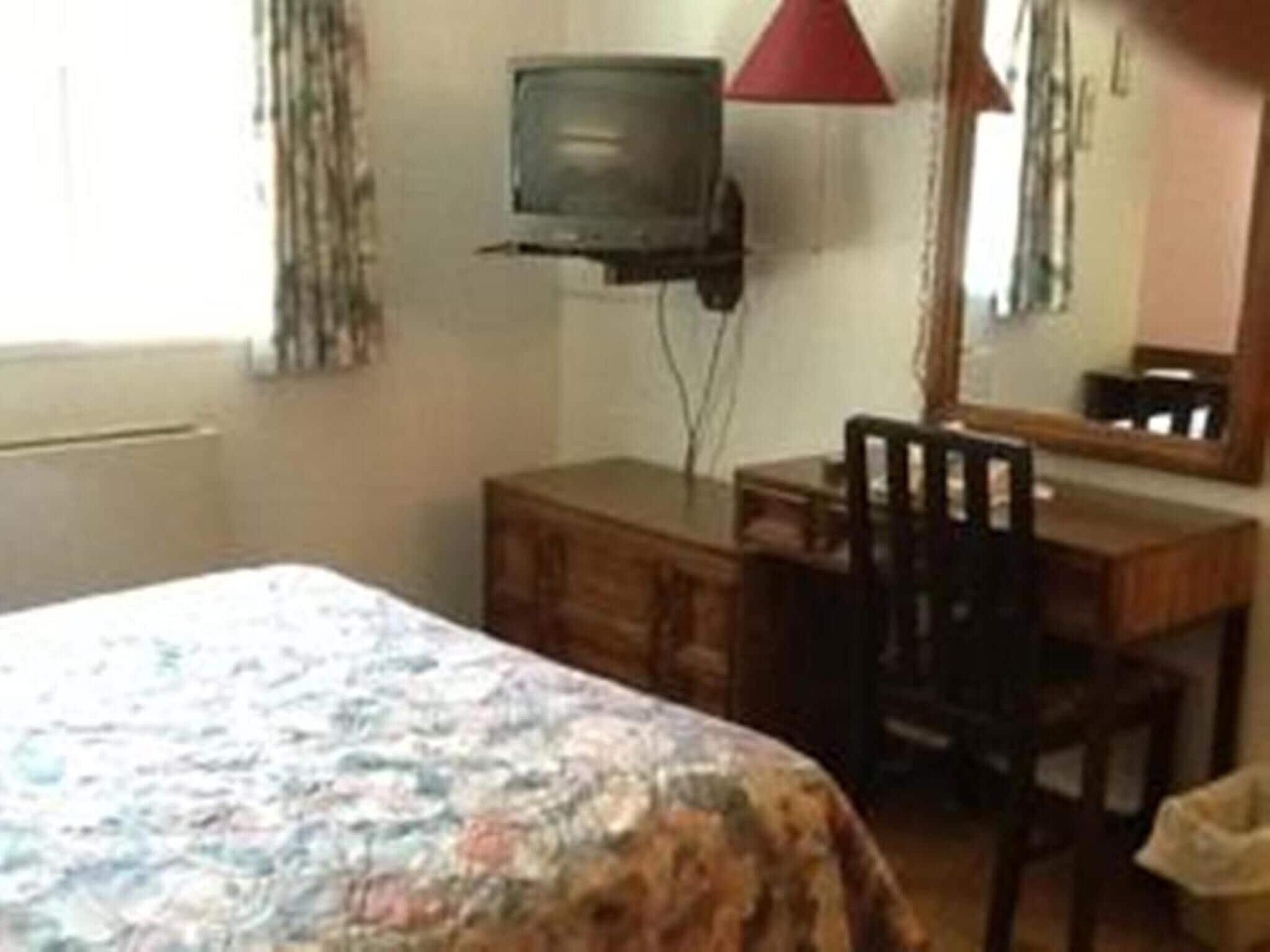 iron/ironing board, bed sheets