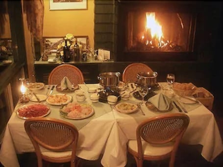 Dining. Auberge Mountain View Inn