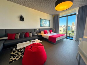 Executive Room | Premium bedding, minibar, in-room safe, individually decorated